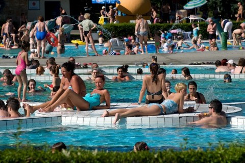 strand (i) (strand, kánikula, )