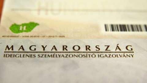 személyi (személyi)