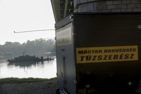 tuzszeresz(210x140)(2).jpg (ingyenes, óriásbomba a dunában)