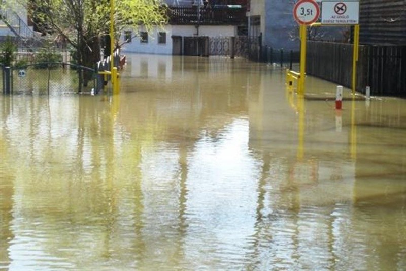 Apad-a-Tisza-Szegednel(960x640)(1).jpg (Apad a Tisza Szegednél)