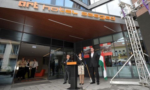 Art Hotel megnyitó (Art Hotel megnyitó)