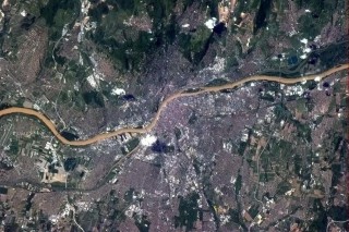 BUdapest-az-urbol-Col(960x640).jpg (Col. Chris Hadfield, Budapest az űrből)