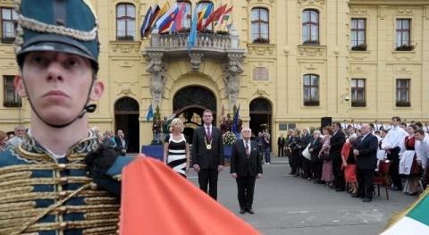 Díszközgyűlés Szegeden (Díszközgyűlés Szegeden)