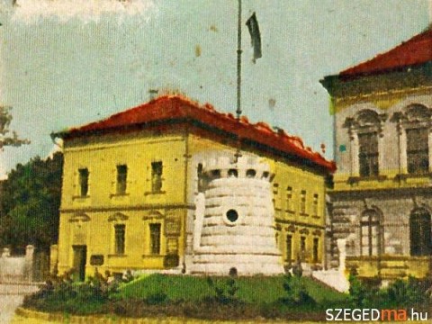 Orszagzaszlo-Szegeden(210x140)(1).jpg (Országzászló Szegeden)