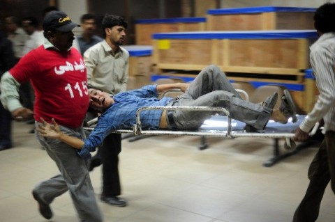 Robbantás Pakisztánban (pakisztán, öngyilkos merénylet, )