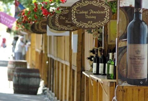 Szegedi-Borfesztival(210x140)(3).jpg (Szegedi Borfesztivál)