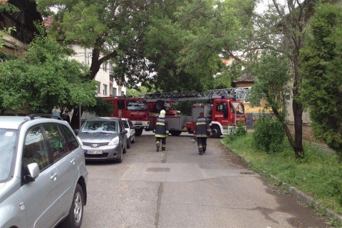 Tuzoltok-Szegeden(960x640).jpg (szeged, vihar, tűzoltók)