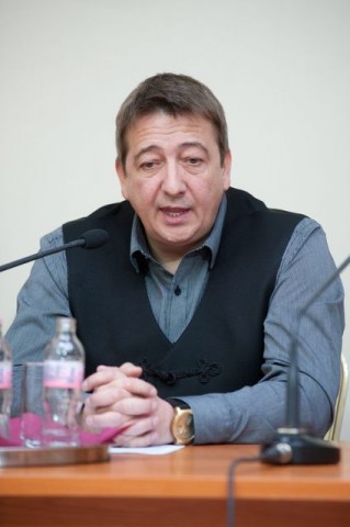 bayer-zsolt(210x140)(4).jpg (bayer zsolt)