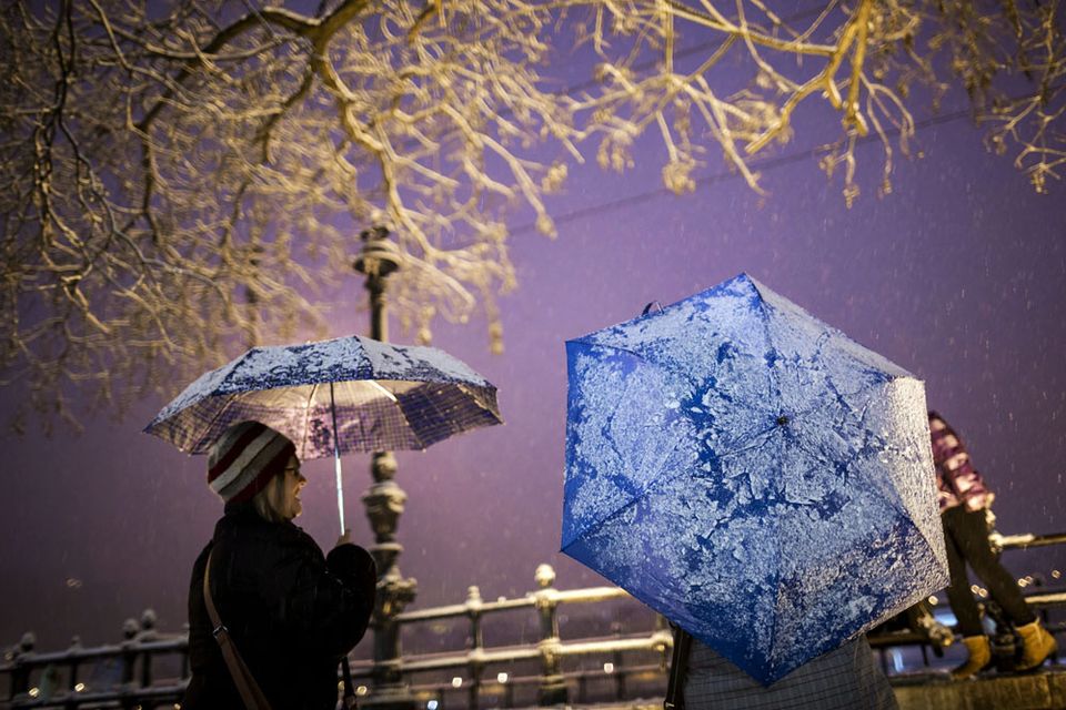 havazás budapest (havazás, budapest, esernyő, )