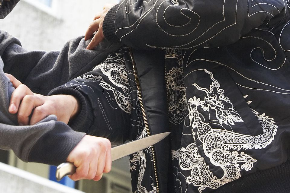 késelés (késelés)