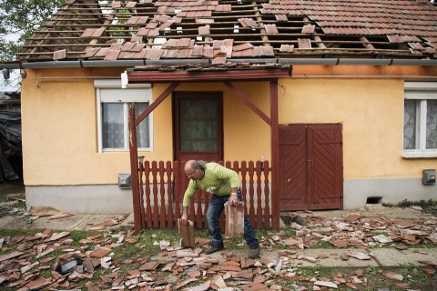 lebontott tető (viharkár, szél, vihar)