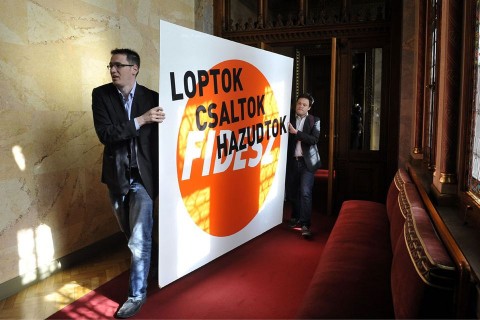 loptok csaltok hazudtok (pm, karácsony gergely, )