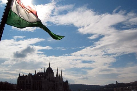 parlament-zászló-duna (parlament, )