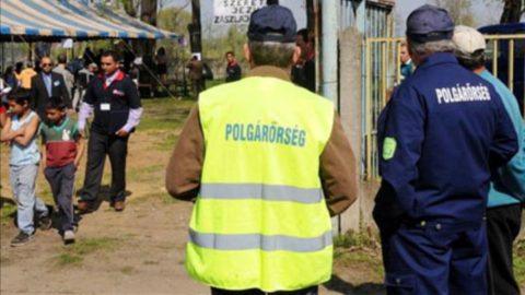 polgárőr (polgárőr, )