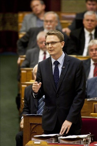 retvari-bence(210x140)(1).jpg (rétvári bence)