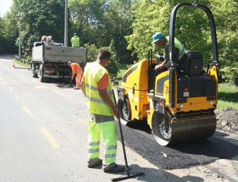útjavítás (útjavítás, útépítés, bakonybánk)