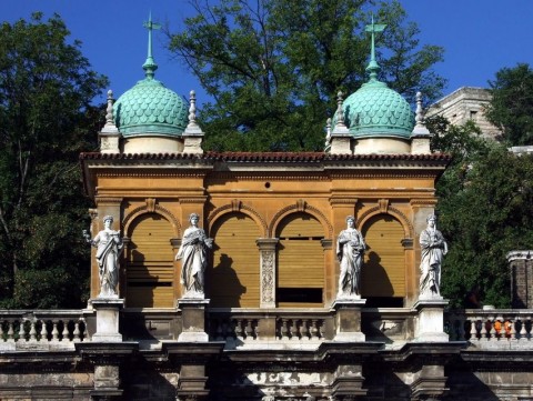 várbazár (várbazár, )