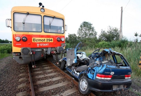 vonatbaleset-(i)(210x140)(2).jpg (vonatbaleset, gázolás, karambol, )