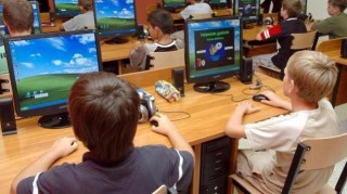 Gyerekek számítógéppel (Gyerekek számítógéppel)