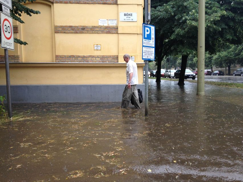 Hatalmas eső Szegeden (Hatalmas eső Szegeden)