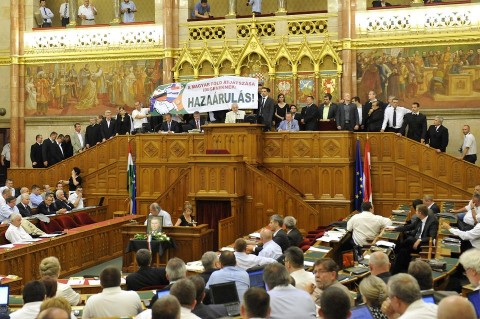 Horn a parlamentben (horn gyula, orbán vikor, mesterházy attila, )