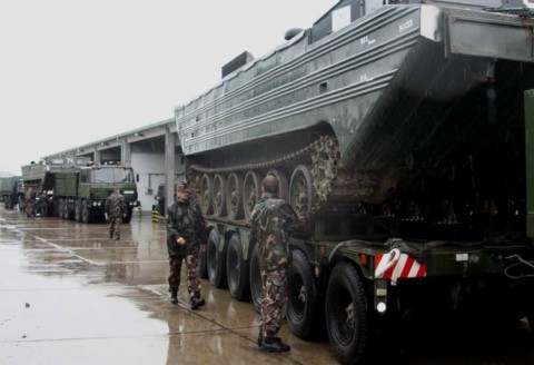 Kétéltű (katona, kétéltű, vásárhely, árvíz, )