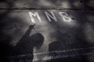 MNB (MNB)