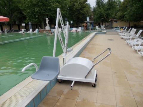 Medencelift (medencelift, mozgáskorlátozott, strand, hódmezővásárhely, )