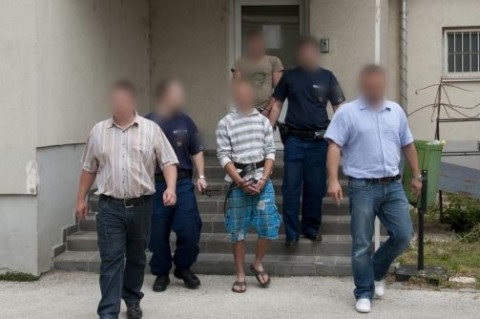 arvizi-tolvajok(960x640)(1).jpg (árvíz, lopás, )