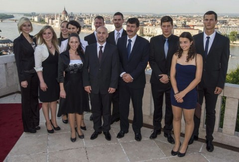 attraction-ader-janosnal(210x140)(1).jpg (attraction, áder jános, )