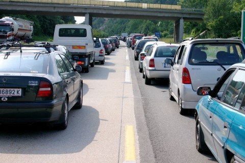dugo(210x140)(3).jpg (torlódás, dugó, autópálya, )