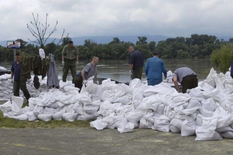 eliteltek-a-gaton(960x640).jpg (árvíz 2013, árvíz védekezés, elítélt)