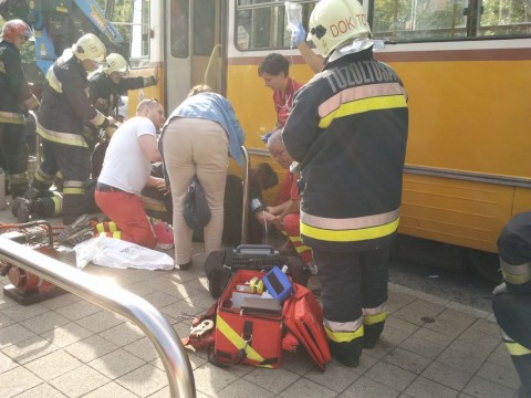 gázolt a 4-es villamos (villamos, gázolás, )