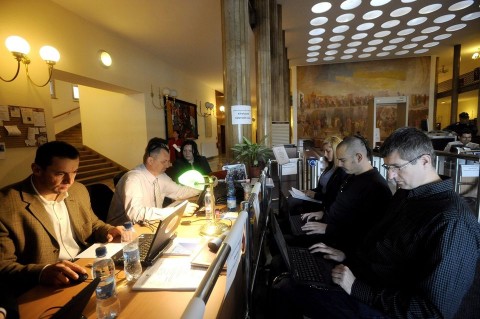 jobbik az aulában (jobbik, kényszeriroda, )