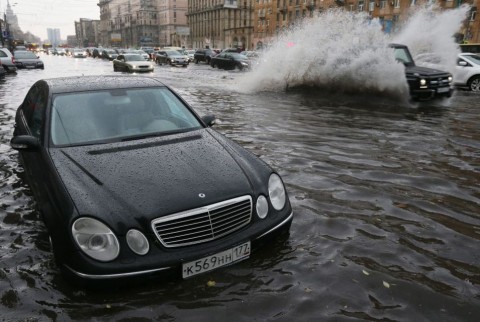 moszkvai özönvíz (moszkva, vihar, felhőszakadás)