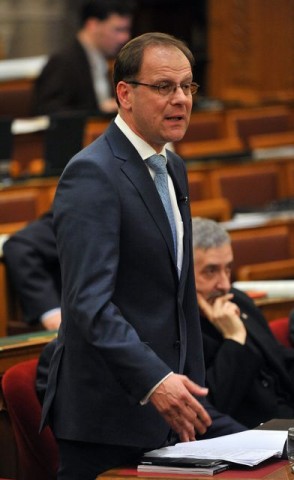 navracsics-tibor(960x640)(2).jpg (navracsics tibor)