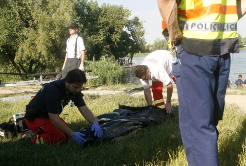 omszki-tóba fulladt gyerek (vízbefullad, fulladás, )