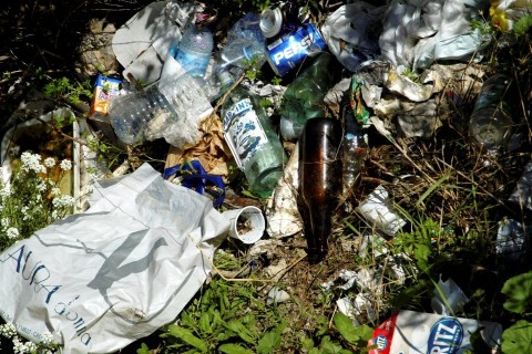 szemét (szemét, hulladék, )