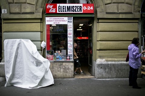 trafik (trafik, nemzeti dohánybolt, élelmiszerbolt, )