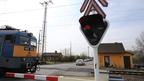 vasúti átjáró (vasúti átjáró, )