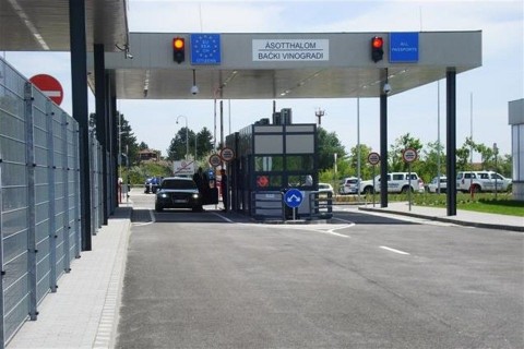 Hataratkelo-Asotthalomnal(960x640)(1).jpg (Határátkelő Ásotthalomnál)