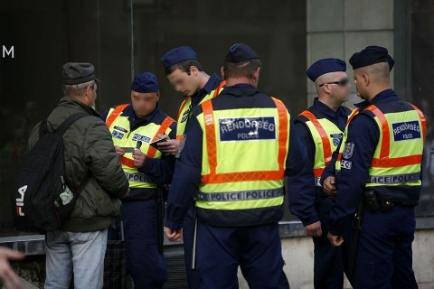 Igazoltatás (igazoltatás)