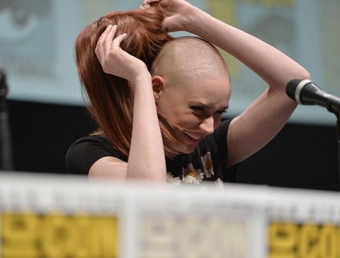 Karen Gillan  (Karen Gillan )