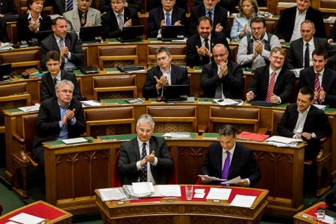 Parlament (Parlament)