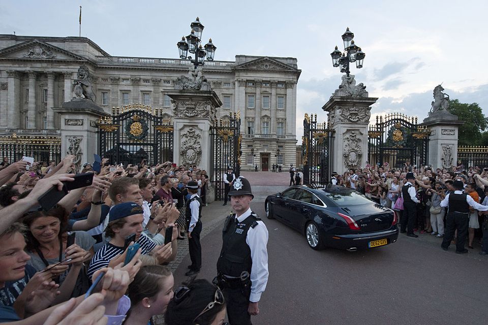 Trónörökös (trónörökös)