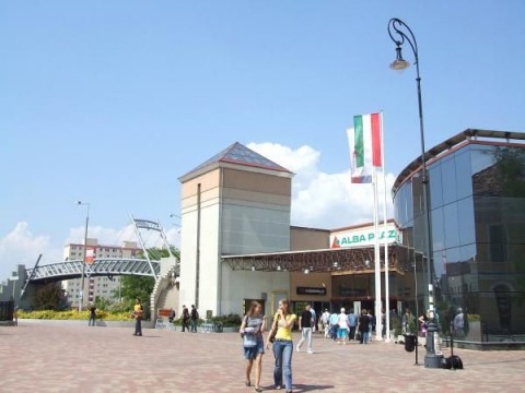 alba plaza (alba plaza, )