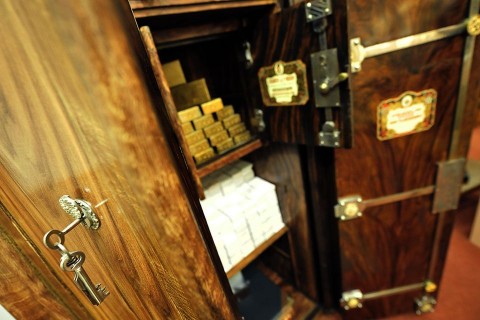 arany  (arany, szekrény, )