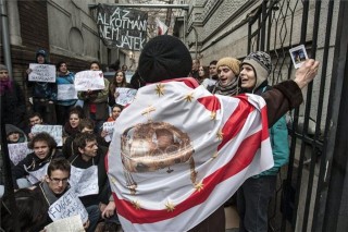 demonstráció, fidesz-székház, ellentüntető (fidesz-székház, tüntetés, )