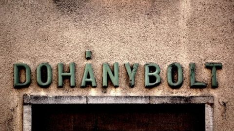 dohánybolt (dohánybolt, )