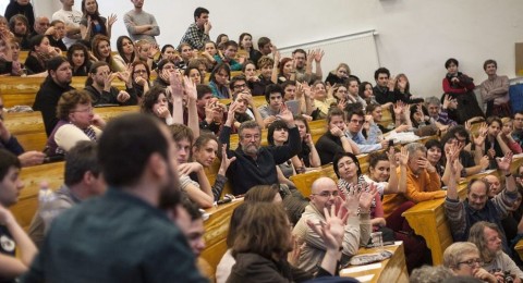 egyetemistak(210x140)(2).jpg (egyetemisták, )